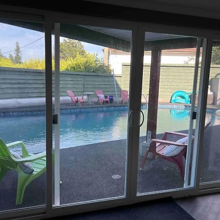 Tranquil Oasis 2 Bedroom Suite With Pool View Victoria Luaran gambar