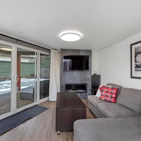 Tranquil Oasis 2 Bedroom Suite With Pool View Victoria Luaran gambar