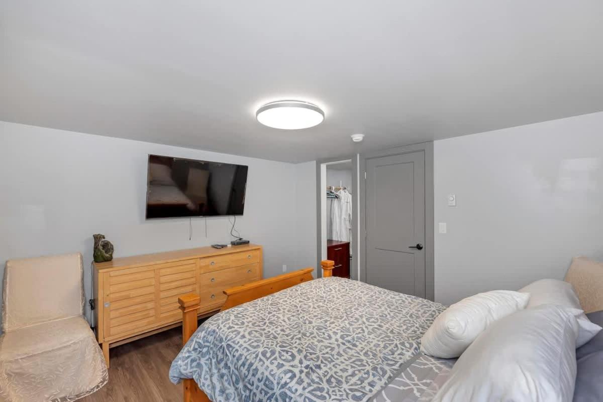 Tranquil Oasis 2 Bedroom Suite With Pool View Victoria Luaran gambar